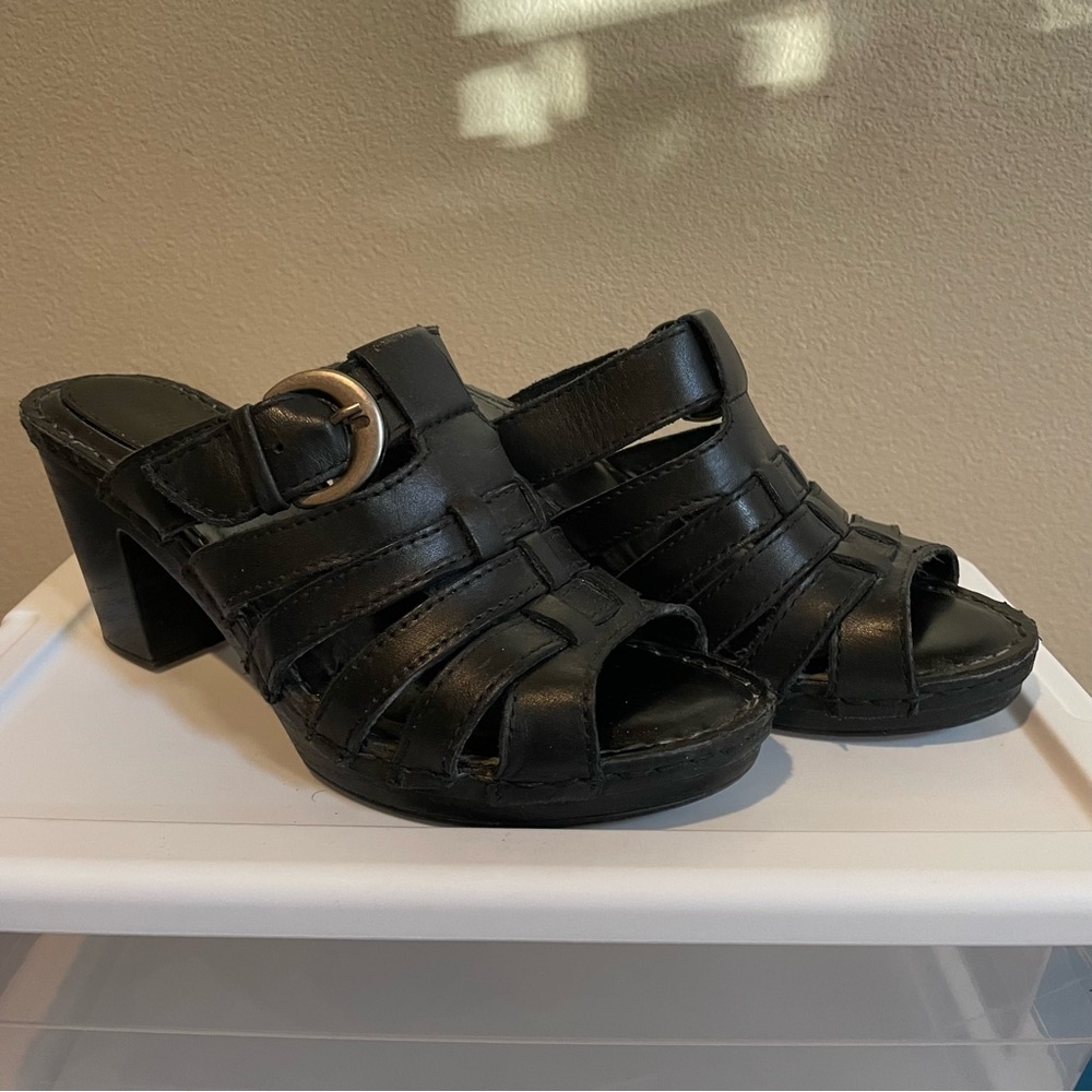 6.5 White Mountain Terrace Black Leather Heel Sandals